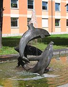 Delfin-Brunnen vor dem Rechnungshof
