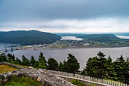 Zicht op het dorpscentrum van Placentia vanaf Castle Hill