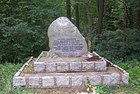 Μνημιακή πέτρα στο δάσος Μπορέτσεκ, στον τόπο μιας γερμανικής εκτέλεσης 7 Πολωνών το 1939