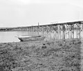 Fırat üzerinde Bağdat Demiryolu'nun geçtiği tahta bir köprü, yıl 1900-1910