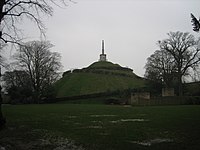 Der Mound in den Dane John Gardens – die vermutliche Motte