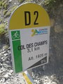 Eine der speziellen Kilometermarken für Radfahrer im Anstieg von Colmars