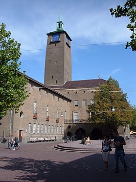 Voorkant van het stadhuis en 't Ei van Ko