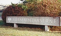 Einfahrt der Kurmainz-Kaserne