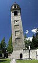 Blick von alten Friedhof auf den Schiefen Turm von St. Moritz