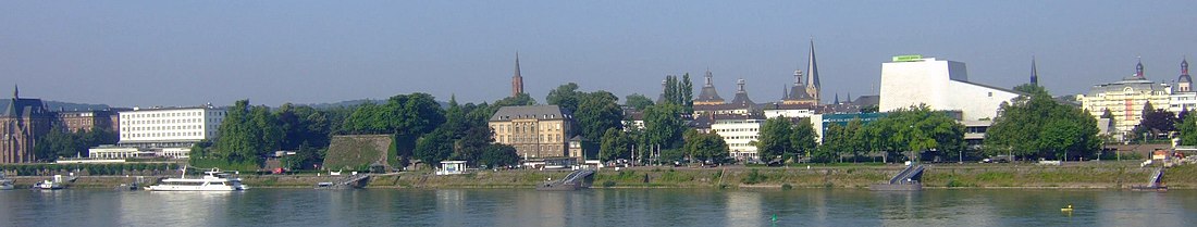 Gezicht op Bonn vanaf Beuel