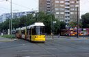 Das Hochhaus befindet sich zwischen der Straßenbahn und dem Jugendclub ’Tube’; „angeschnitten“