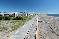 Rue de la Mer, boardwalk, beach