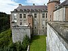 Uitbreiding van de classificatie van het kasteel van de graven van Marchin: gevels en daken van twee aangrenzende boerderijen