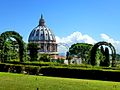 Die Kuppel vom Petersdom gesehen von den Vatikanischen Gärten