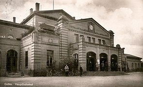 Empfangsgebäude mit dem Eingangs-Vorbau (nach 1907)