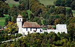 Kirche und Burgruine