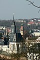 Ehemalige Schlosskirche in der Justizvollzugsanstalt, im Hintergrund der Rathausturm