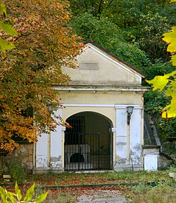 A Disznófő-forrás kútháza