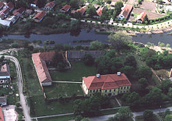 Aerial photograph of Károlyi Castle