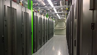 Bereits installierte Computerracks im Green IT Cube (Reallabor)