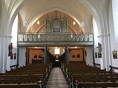 Kirchenschiff mit Empore und Orgel von 1902