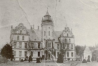 Herrenhaus Lüssow Ostseite – rechts mit Portal 1910