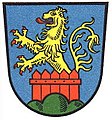 Gemeinde Unterpfaffenhofen (1939–1978) In Blau auf grünem Dreiberg ein roter Palisadenzaun mit fünf verbundenen Pfosten, über dem ein rot bewehrter goldener Löwe aufwächst.