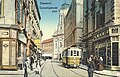 Strada 9 Mai: Ein B-Wagen erreicht die Piaţa Libertăţii, damals noch im Linksverkehr. Dieser Abschnitt ist seit 1906 ebenfalls zweigleisig.