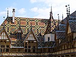 Dach im Ehrenhof des Hôtel-Dieu in Beaune