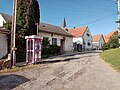 Straße mit Blick auf das Postgebäude