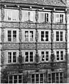 Ehemals Nr. 4 – Renaissancefassade mit seriell gefertigter Bauplastik des Statius von Düren (Foto vor 1890)