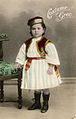 Αγόρι με φορεσιά φουστανέλα σε επιστολικό δελτάριο των αρχών του 20ου αι.
