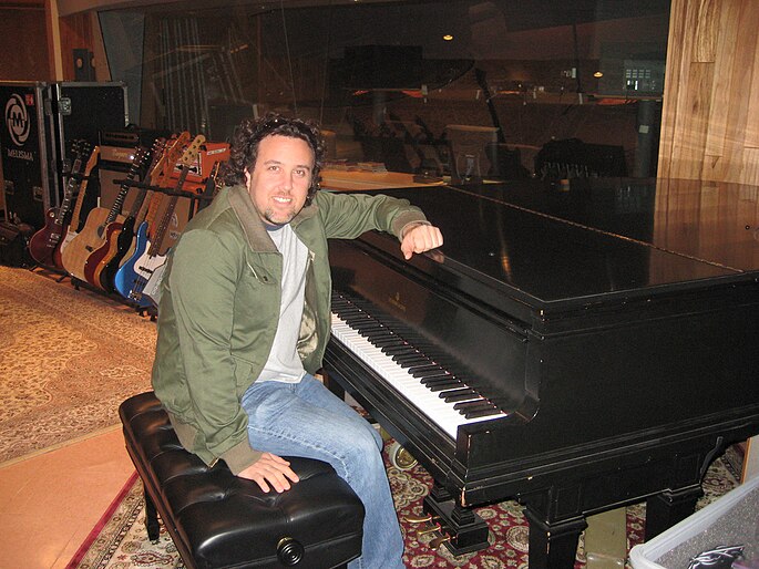 Kerzner_at_Emblem_Steinway.jpg