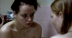 Samantha Morton (b) és Kathleen McDermott