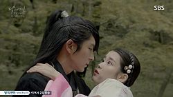 I Dzsungi (Lee Jun-gi) és IU