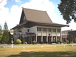 Bangunan lama Kantor Gubernur Kalimantan Selatan dengan motif Rumah Bubungan Tinggi