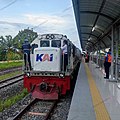 Kereta api Sri Lelawangsa saat berada di Stasiun Kuala Bingai.