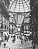 La Galleria Vittorio Emanuele II nel 1880 (Milano, Lombardia)